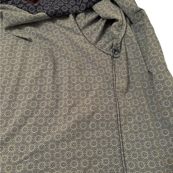 Untuckit Men’s S/S Navy Patterned Collared Shirt SS2024 Sz: Medium - Picture 6 of 6
